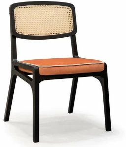 Mambo Unlimited Ideas Стул из массива дерева со встроенной подушкой Karl