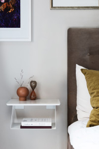 Окрашенная металлическая прямоугольная подвесная прикроватная тумбочка