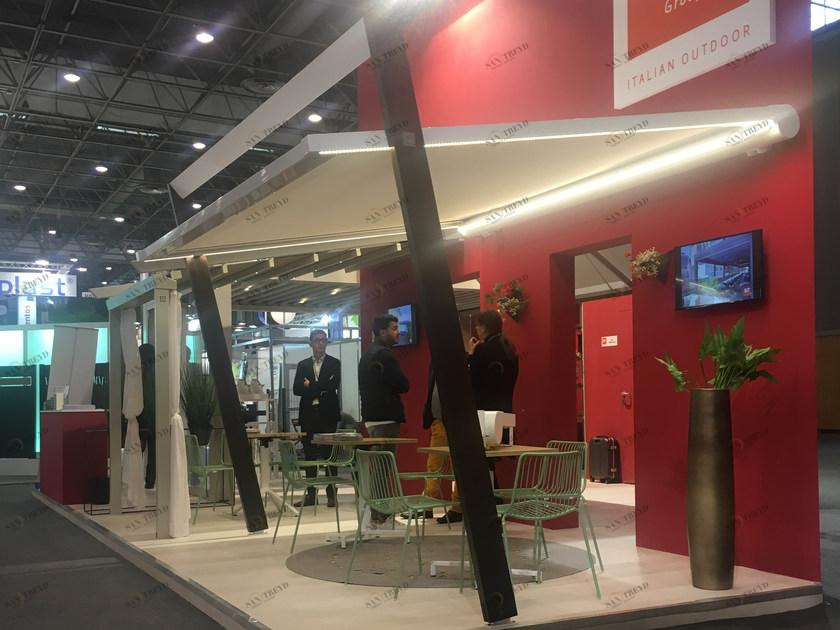 BT Group Пристроенная пергола из лиственницы со сдвижной крышкой Pergozip sun-id-1422398