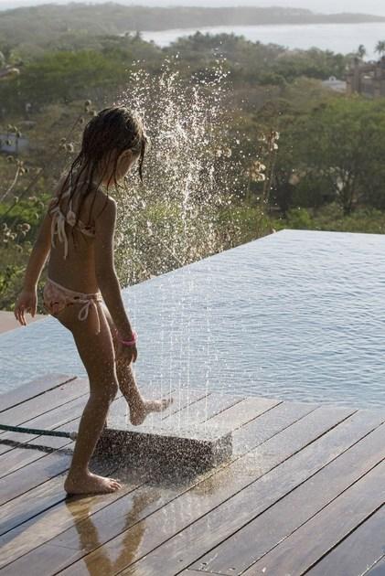 TRADEWINDS Портативный уличный душ из алюминия и дерева sun-id-1458141 - Вид №5