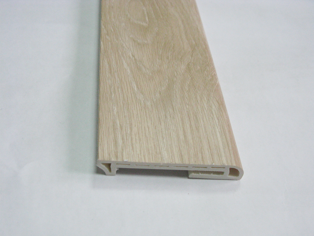 Напольный плинтус  Зимний дуб 80мм DEKOR PANEL DP053