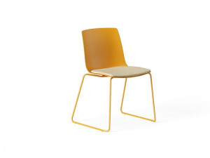 Пластиковый стул для саней с мягким сиденьем