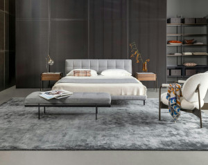 Двуспальная мягкая кровать из ткани