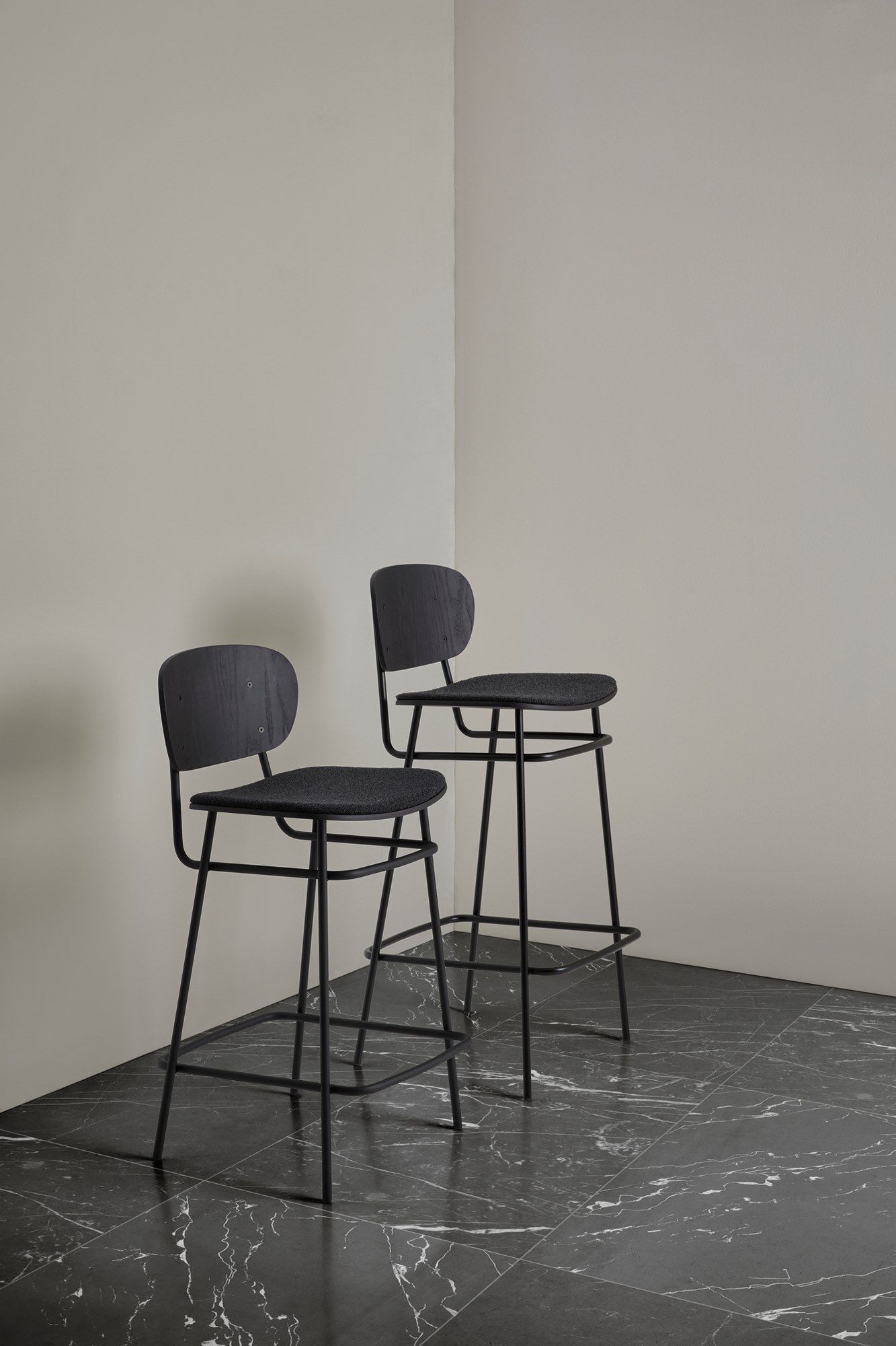 Высокий табурет с мягкой подкладкой из ясеня Blasco&Vila Fosca ARCH-00070708 - Вид №17