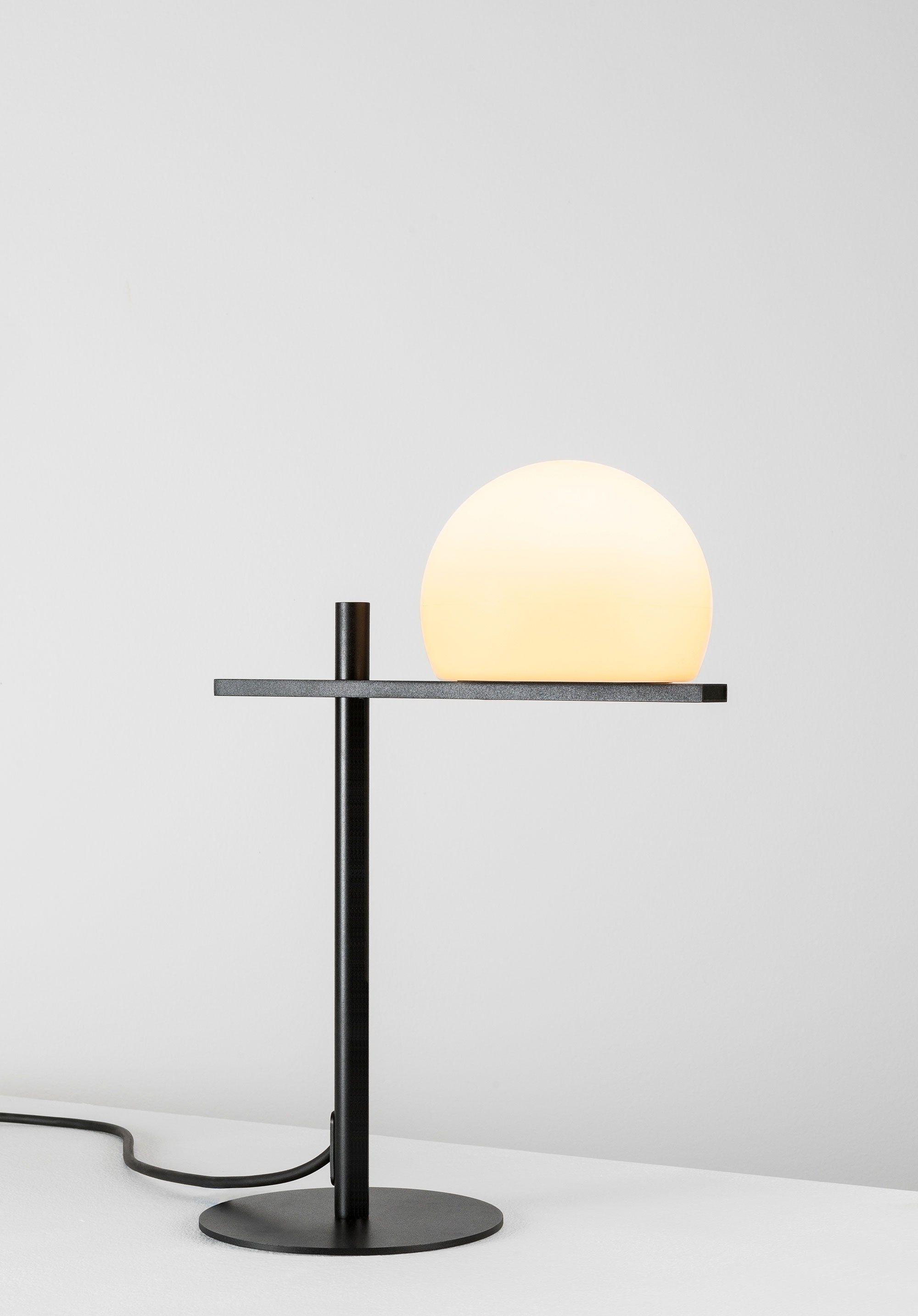 Светодиодная настольная лампа из полиэтилена Estiluz Circ ARCH-00124988 - Вид №1