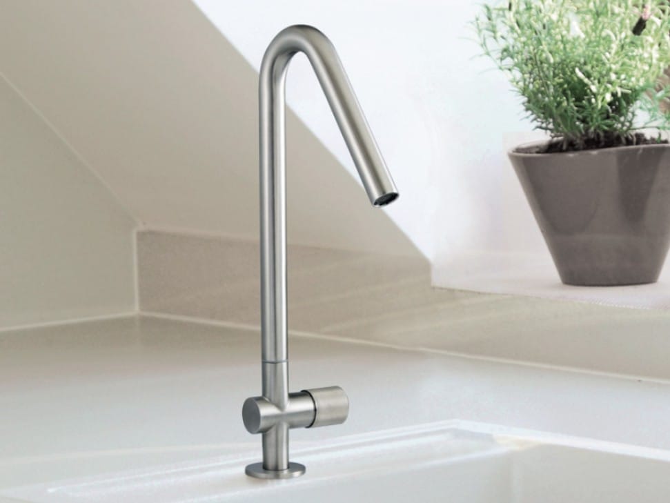 Однорычажный смеситель для кухни из нержавеющей стали Rubinetterie Treemme 22 мм ARCH-00056065