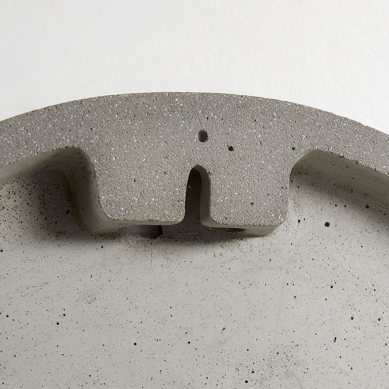 Часы настенные цемент круглые Walso от La Forma LA FORMA ДИЗАЙНЕРСКИЕ 344236 Серый  - Вид №3