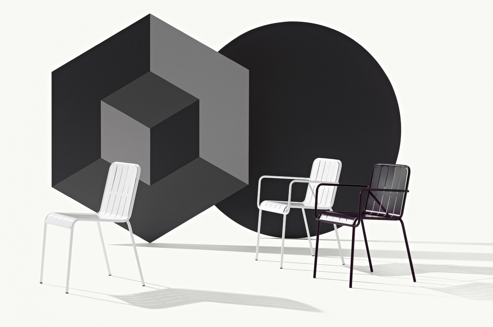 Stripes 547 Стул со стальным каркасом, 4 ножки. Сиденье и спинка из литой стали. Обработка катафорезом. Et al. Stripes - Вид №2