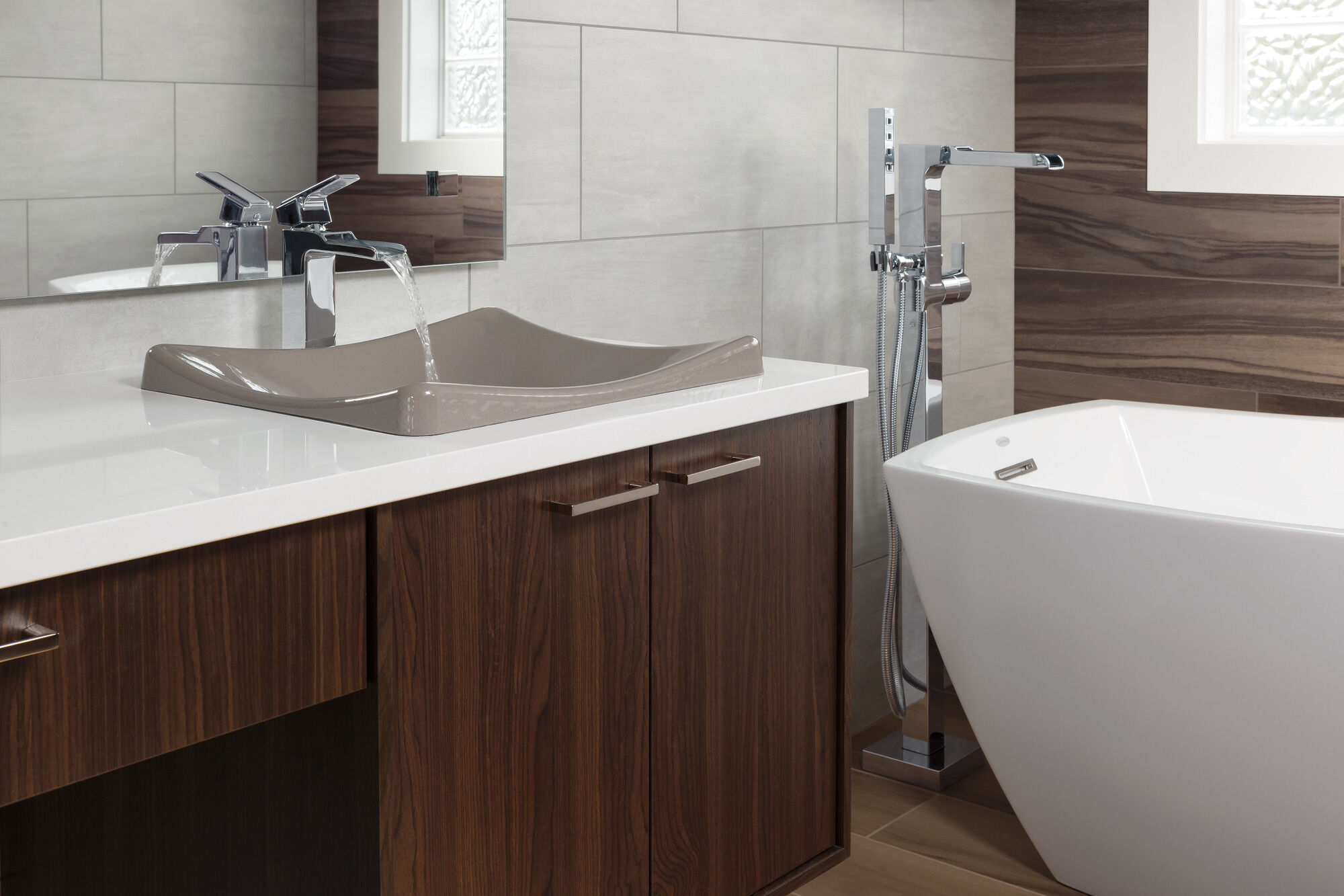 568LF-MPU Смеситель для ванной комнаты с одной ручкой Delta Faucet Ara Хром - Вид №11