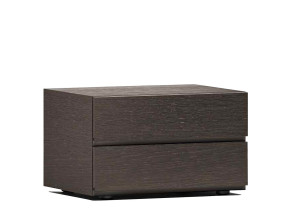 Деревянная тумбочка с ящиками