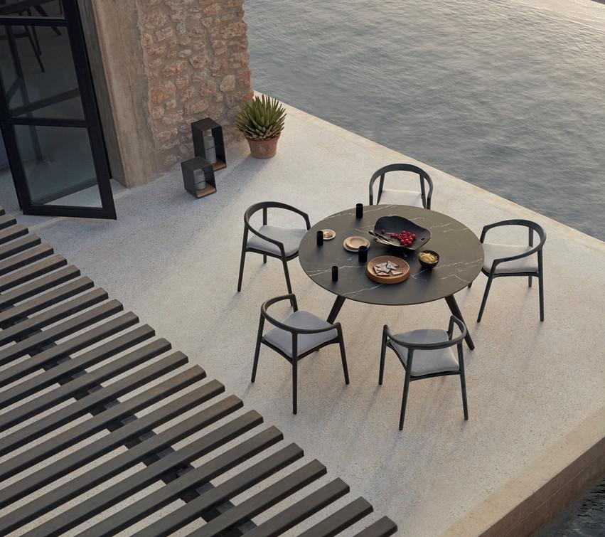 MNST971 Обеденный стол teak nero ⌀148см Manutti Torsa - Вид №5