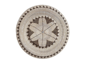 Декоративный предмет из ротанга