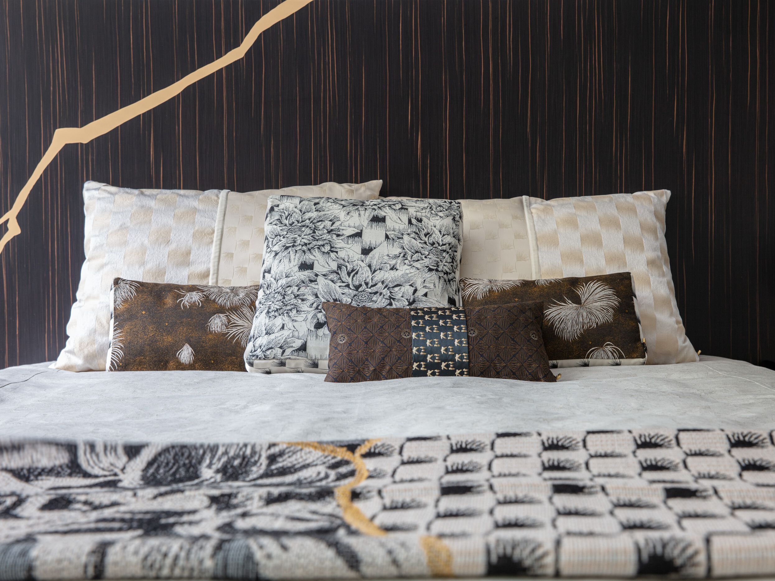 Квадратная подушка с цветочным рисунком K-3 Shogun ARCH-00070751 - Вид №1