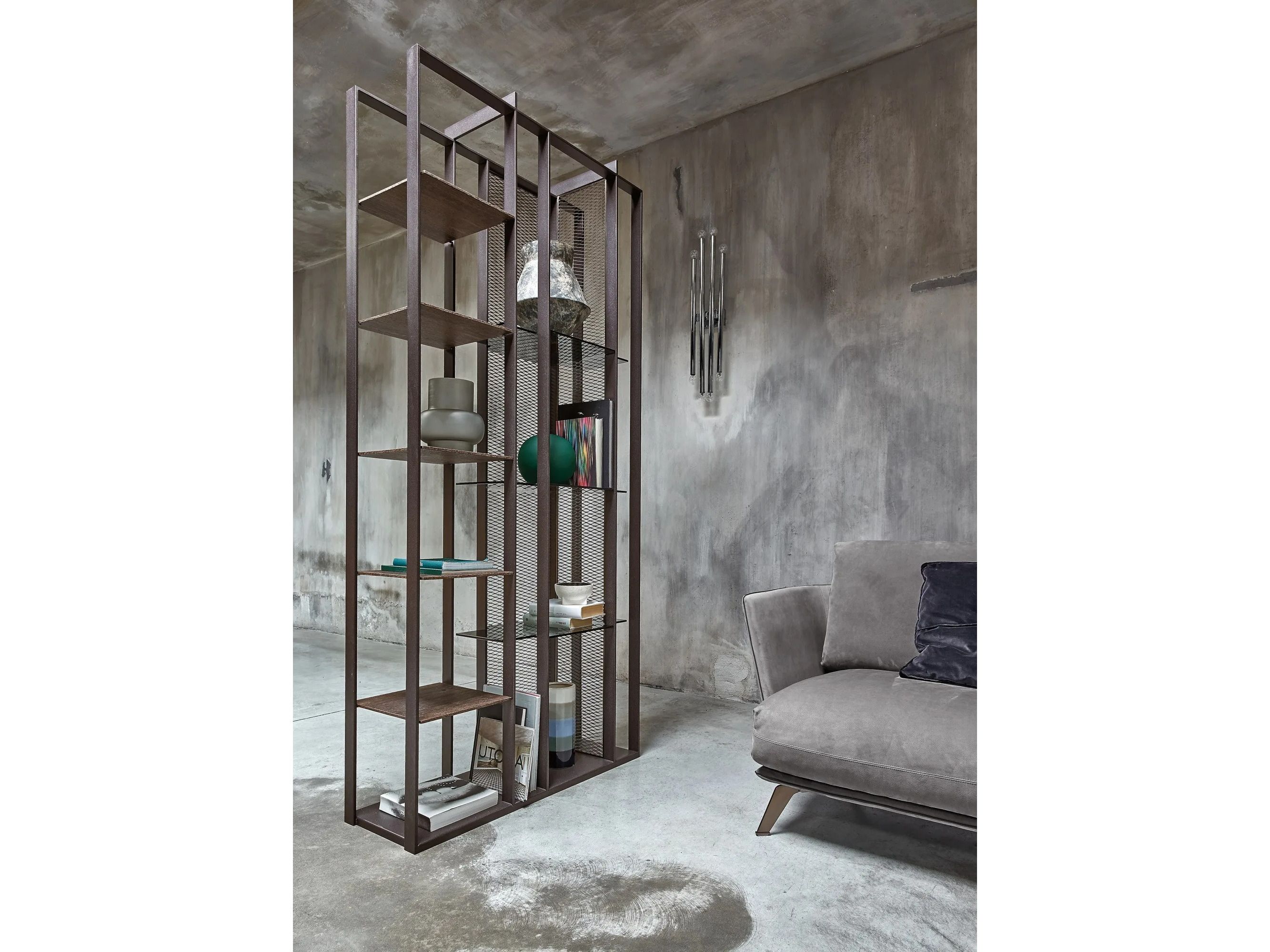 Двухсторонний книжный шкаф из sucupira и металла In Stock Arketipo ARCH-00121190 - Вид №4