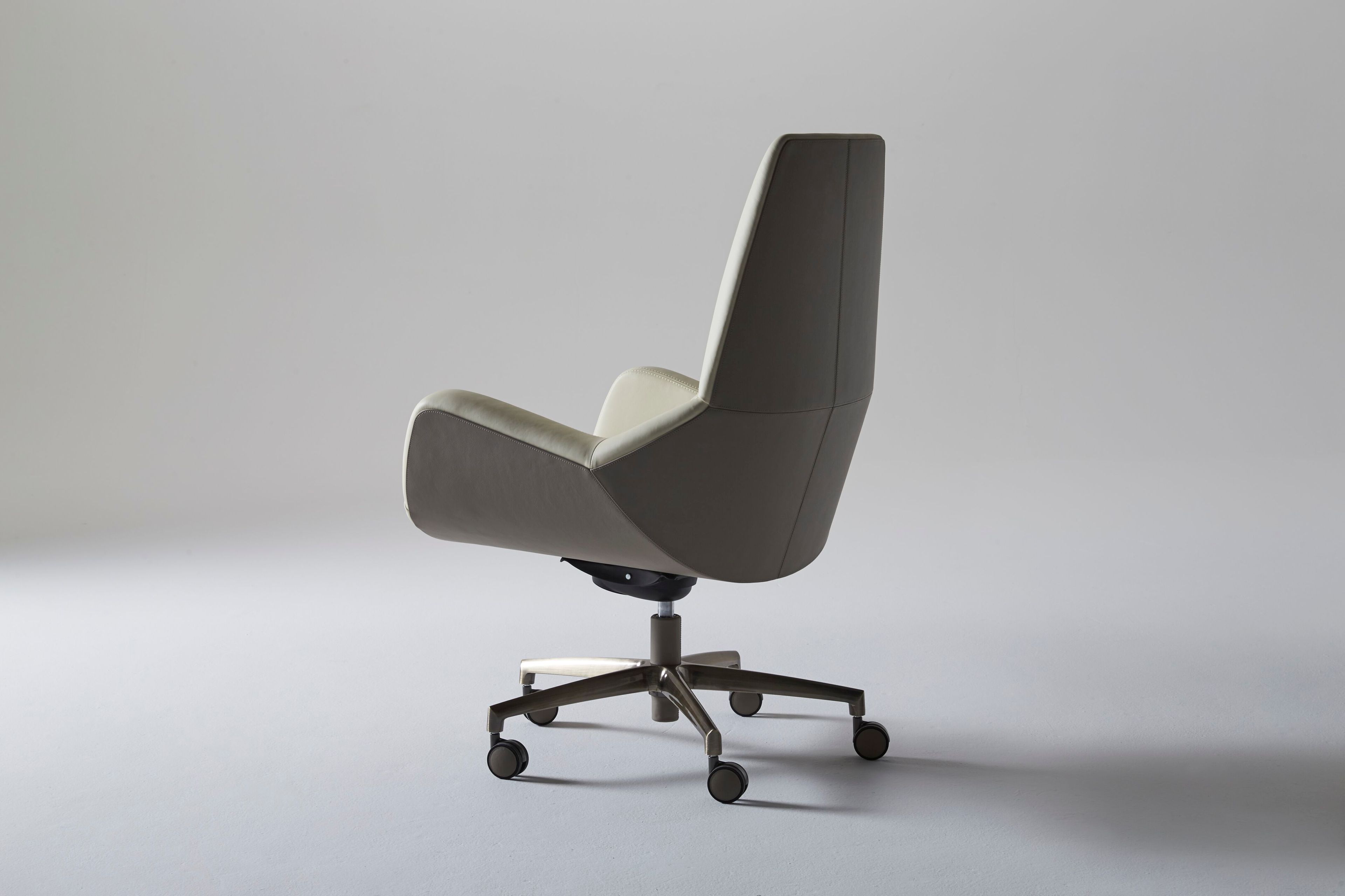 Кожаное офисное кресло с 5 спицами Casa Covre SANREMO ARCH-00144391 - Вид №2