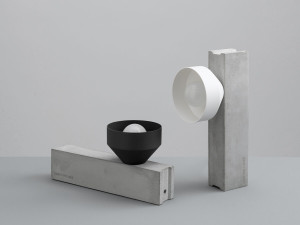 Настенный / настольный светильник из стали с порошковым покрытием и цемента