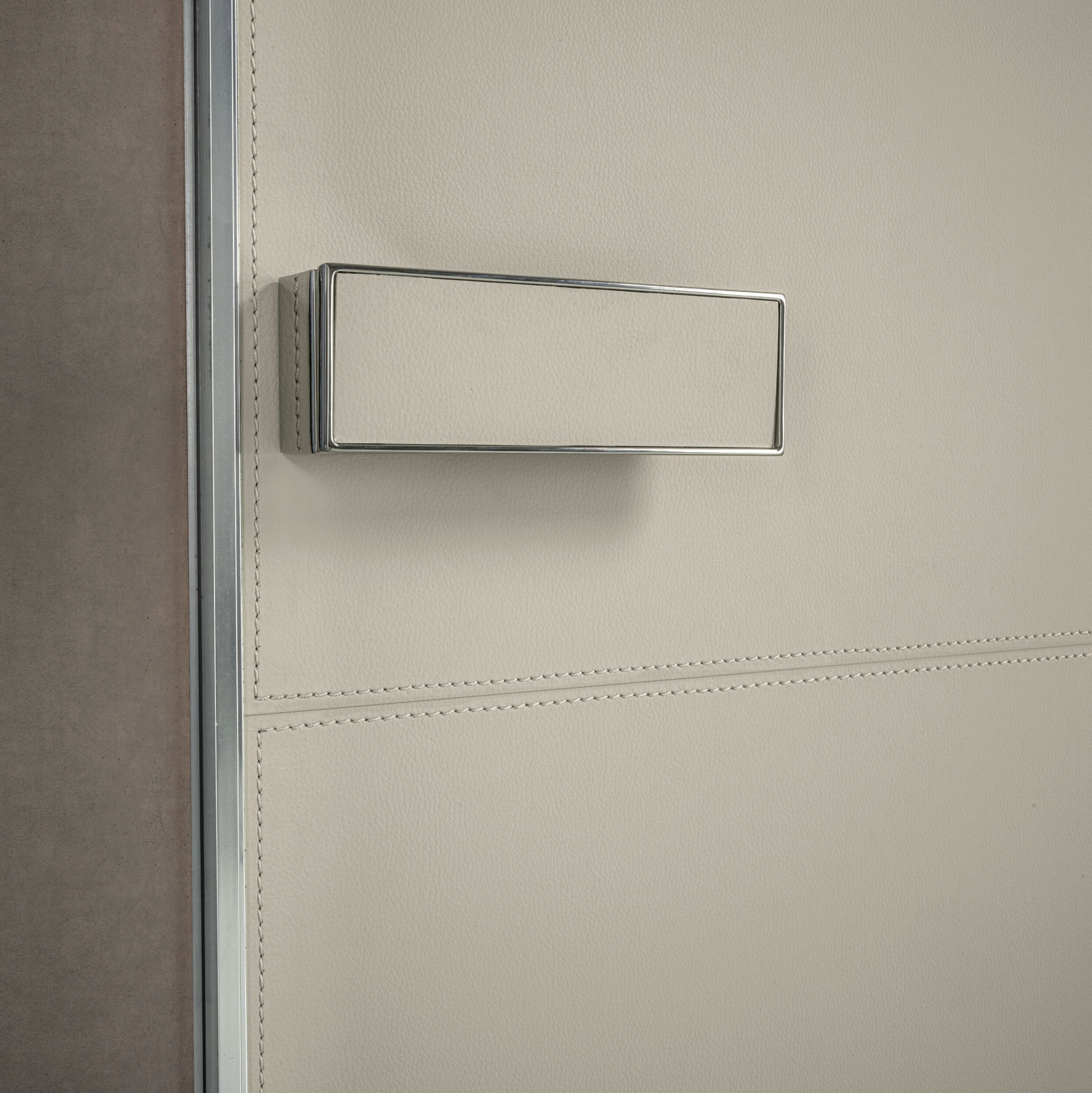 Кожаная распашная дверь Longhi Aluminiun Chic-Doors ARCH-00015073