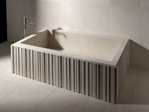 Прямоугольная каменная ванна