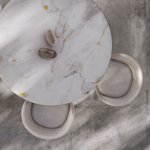 Кожаное вращающееся кресло