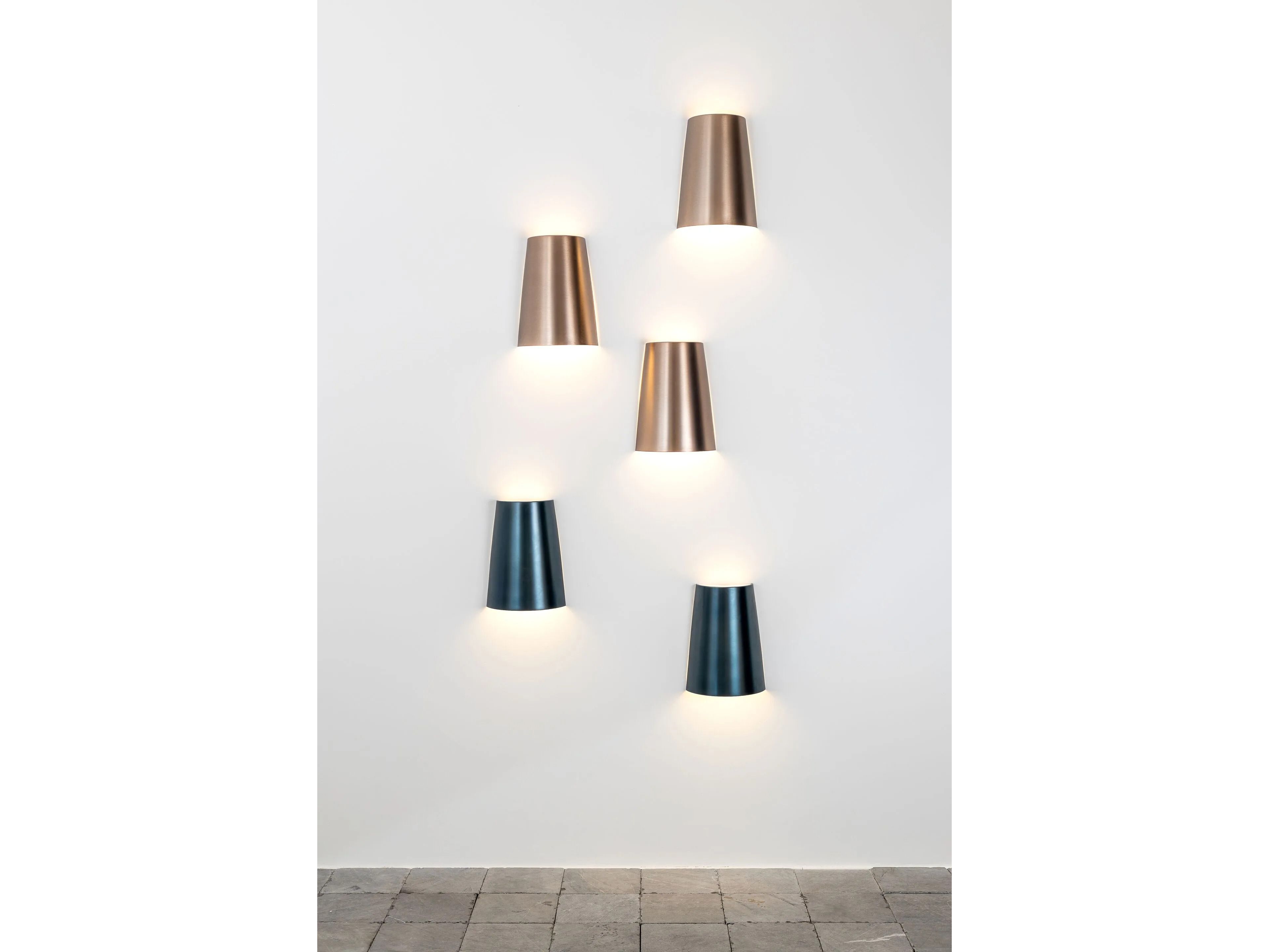 Металлический светодиодный настенный светильник Hind Rabii 3X3X3 ARCH-00078049 - Вид №2