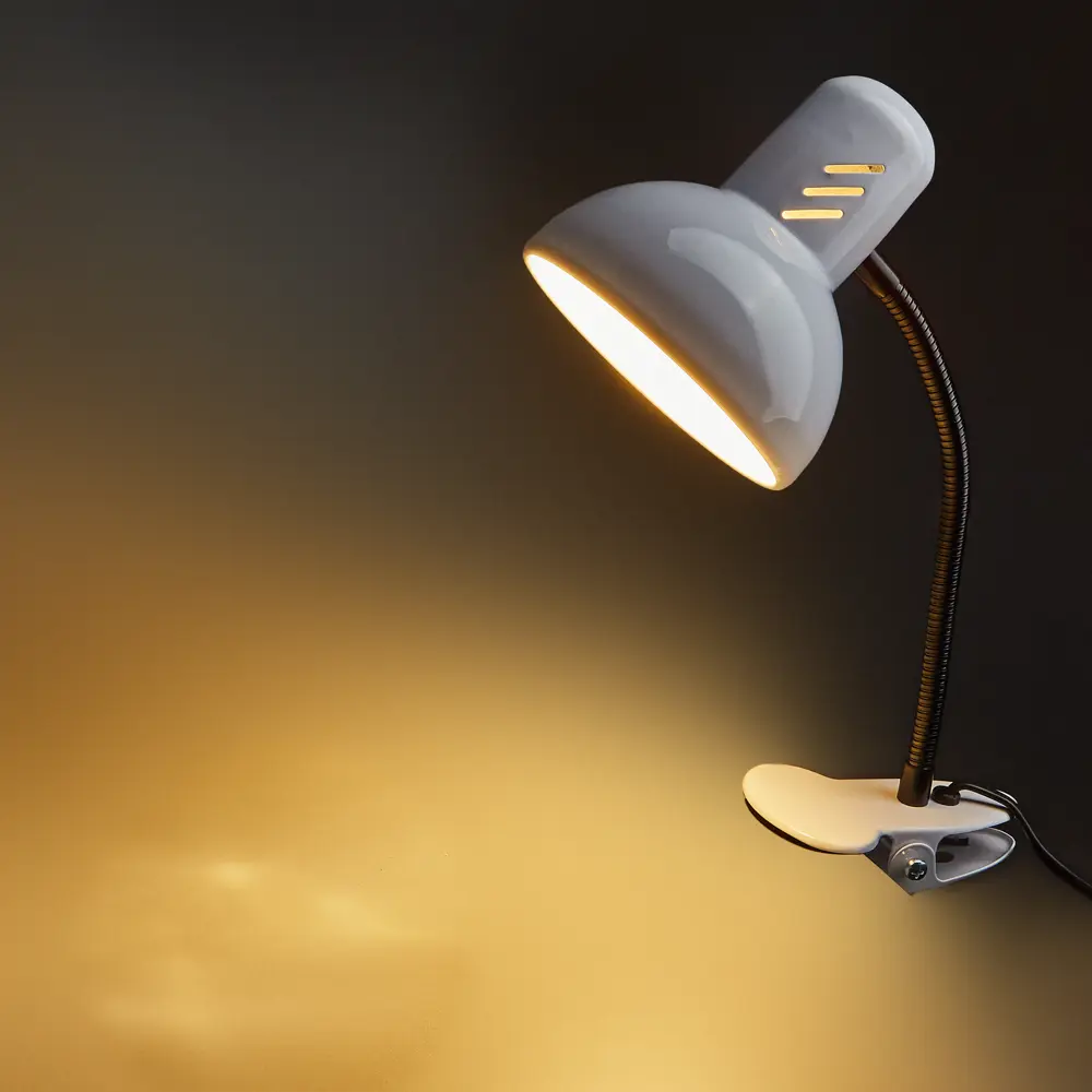 Рабочая лампа настольная Семь огней Эйр на прищепке 1 лампа Е27 цвет белый STLM-2199949