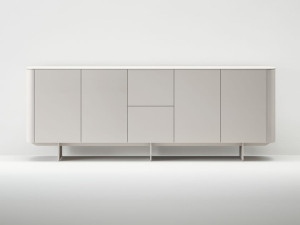 Секционный деревянный шкаф с распашными дверями