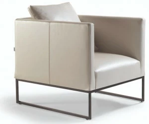 Frigerio Salotti Кресло на санках из ткани с подлокотниками Asia