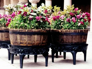 Nola Industrier Кашпо для общественных мест из дуба