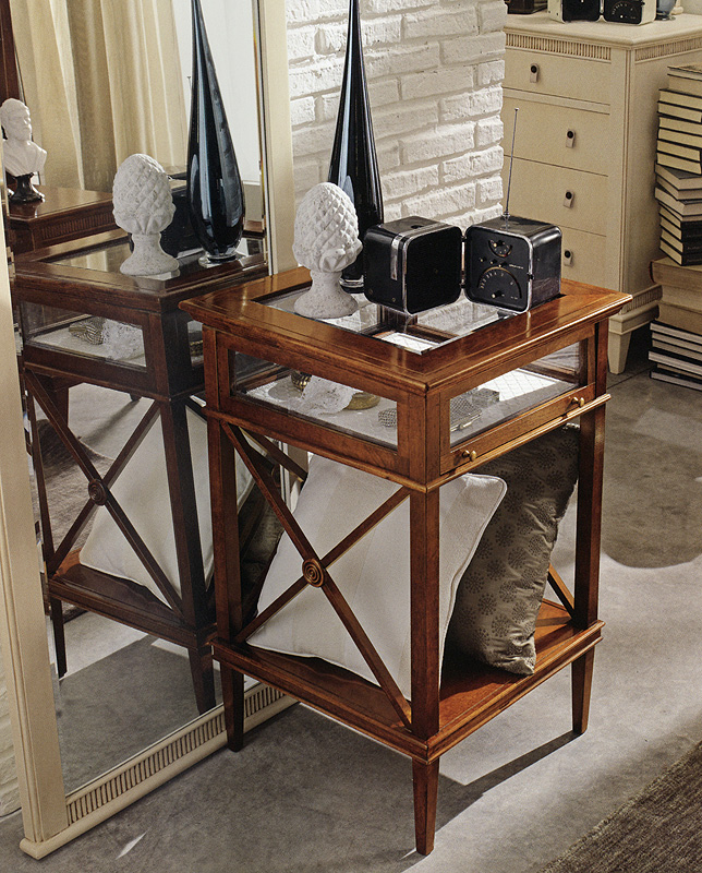 Столик  TOSATO 16.70 