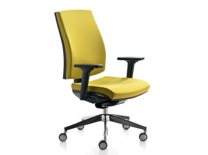 Операционный офисный стул