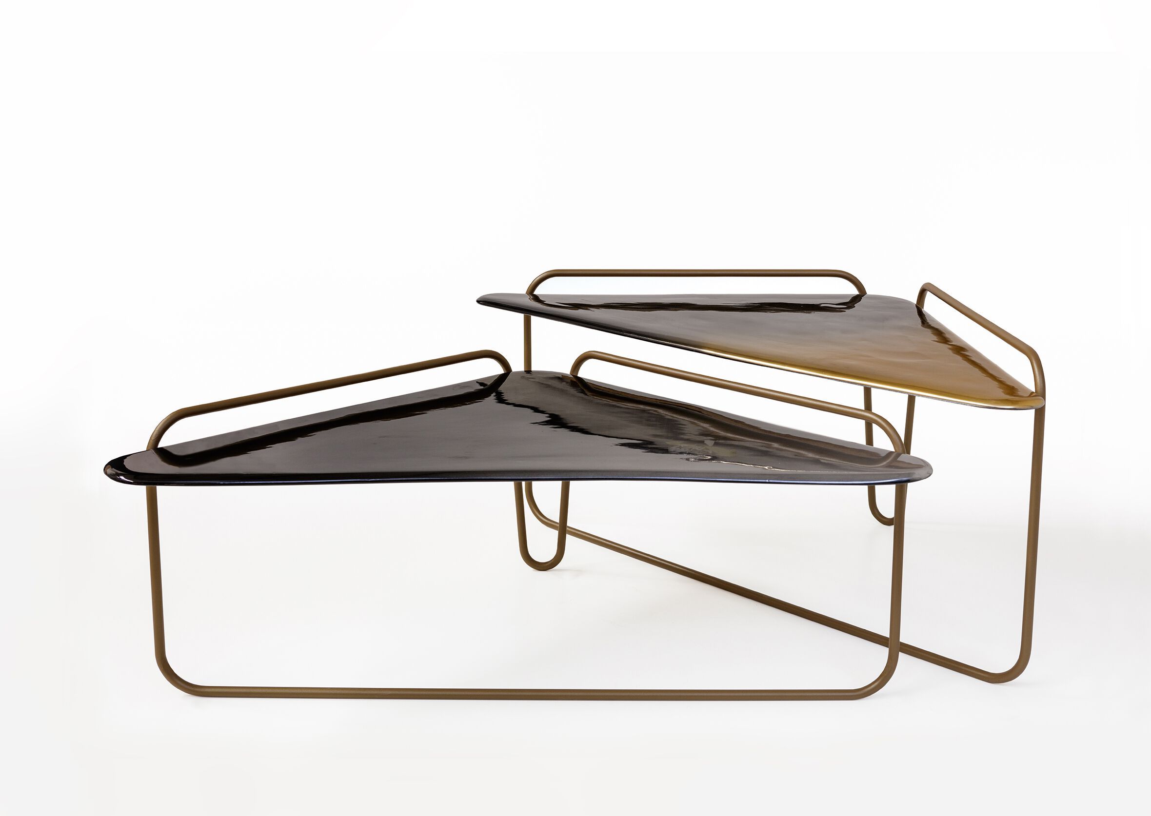 Треугольный низкий журнальный столик Bizzotto Italia Нара ARCH-00035498 - Вид №1