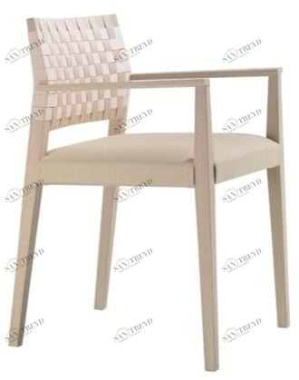 Andreu World Стул из дуба с подлокотниками и встроенной подушкой Valeria So7508