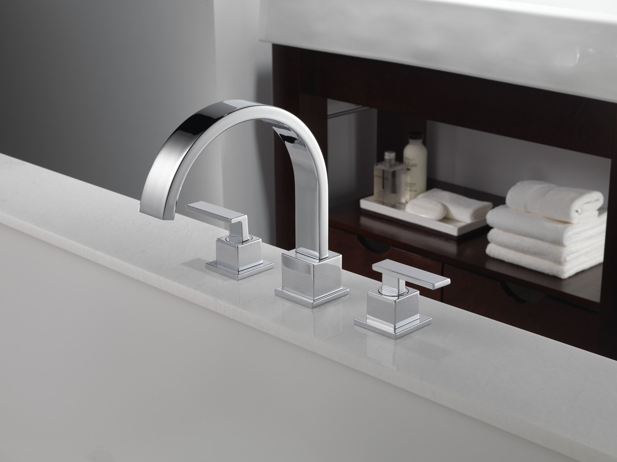 T2753-CZ Римская ванна Delta Faucet Vero Шампанское бронза - Вид №4