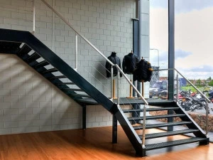 Q-RAILING ITALIA Парапет для окон и балконов для лестниц Square line