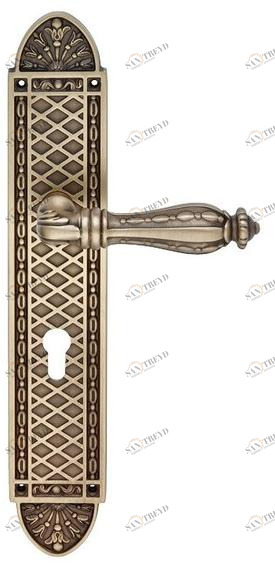 LINEA CALI' Латунная ручка в индийском стиле на тарелке Zaara sun-id-1366473