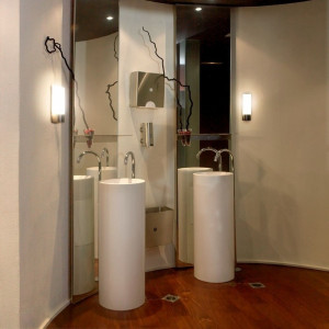 069989 Настенный светильник Leds C4 Bath