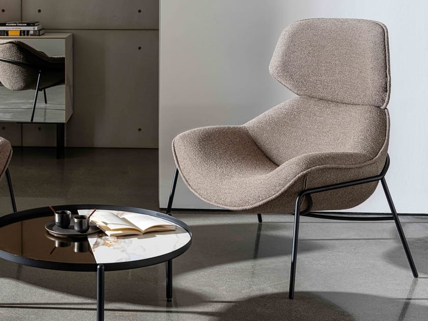 Тканевое кресло с подлокотниками и подголовником Sovet Italia ALISIA ARCH-00121449