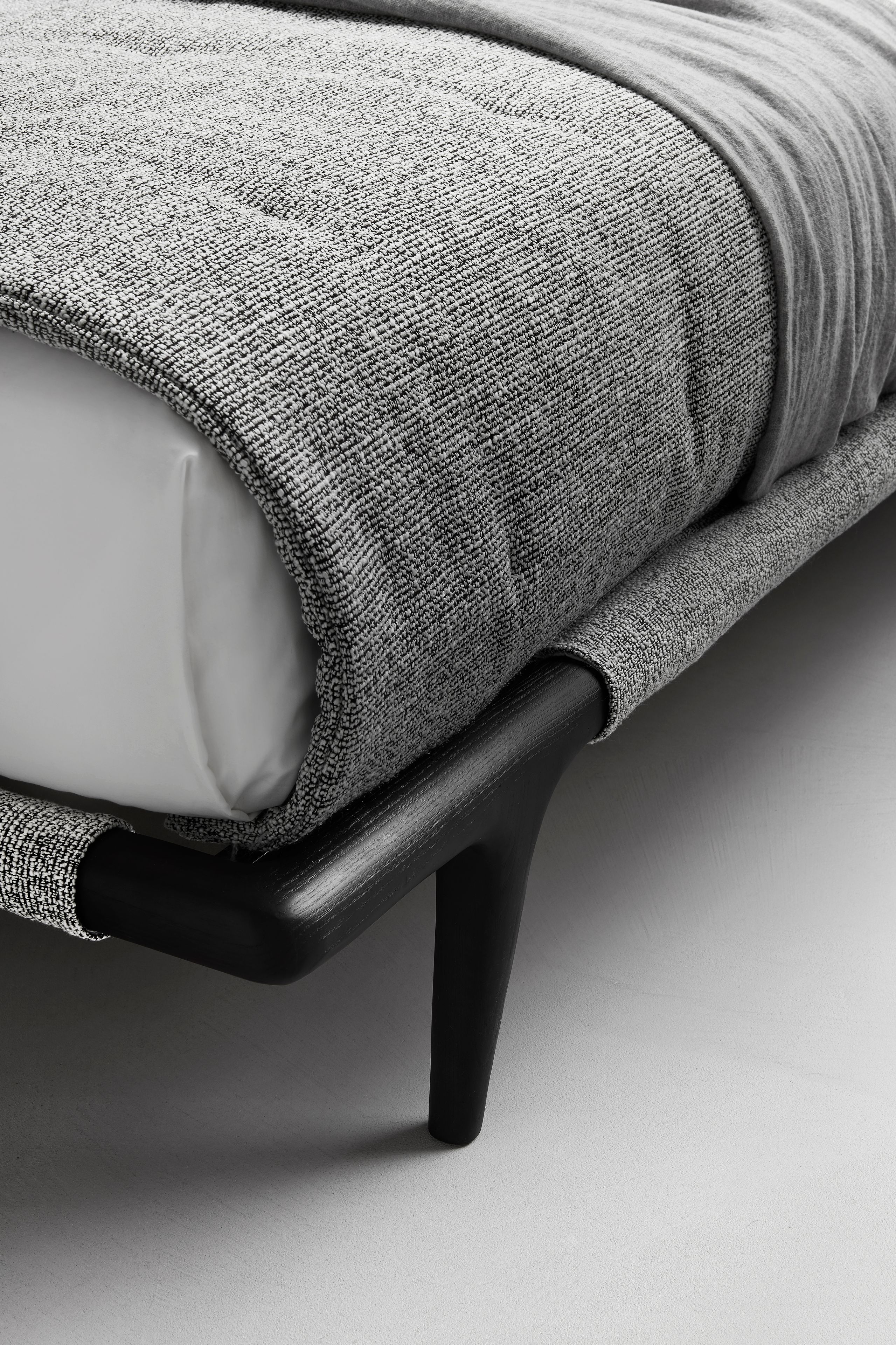 Двуспальная кровать с мягким изголовьем Flou Gaudí ARCH-00040041 - Вид №10