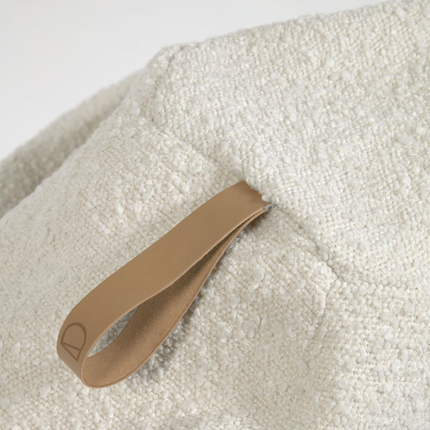 096376 Пуф из овчины белый, Ø 70 см La Forma Vicka  - Вид №1