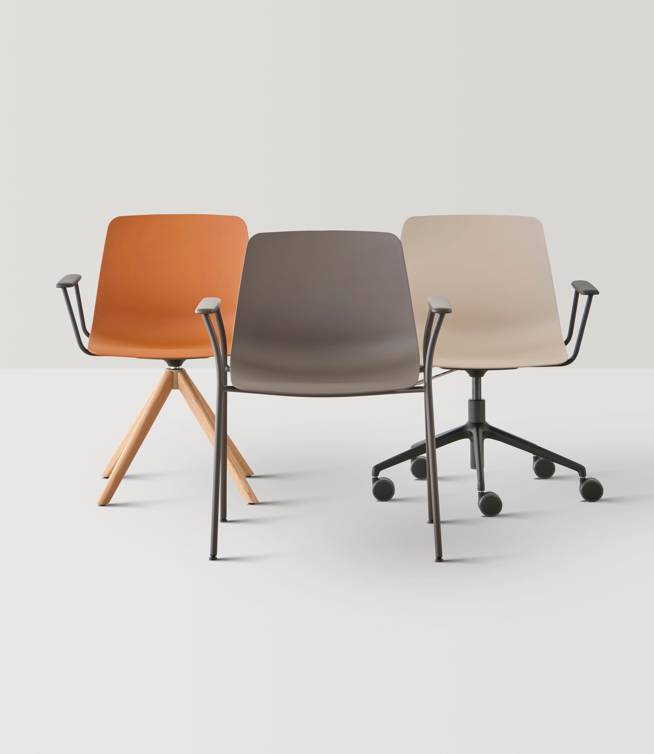 Тканевое вращающееся офисное кресло с подлокотниками на насесте INCLASS Varya XL ARCH-00073507 - Вид №3