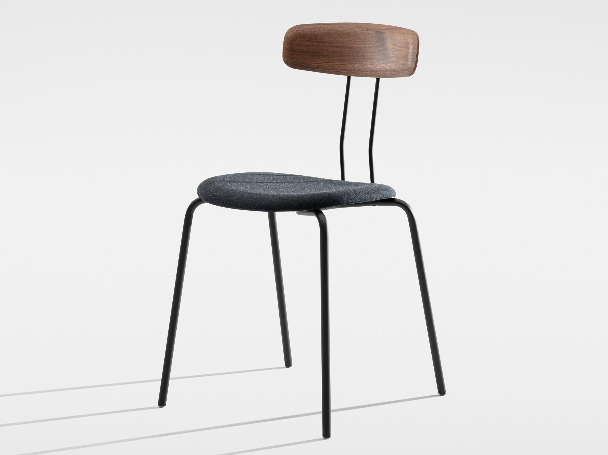 Деревянный штабелируемый стул с мягким сиденьем ZEITRAUM Okito ARCH-00073262 - Вид №1