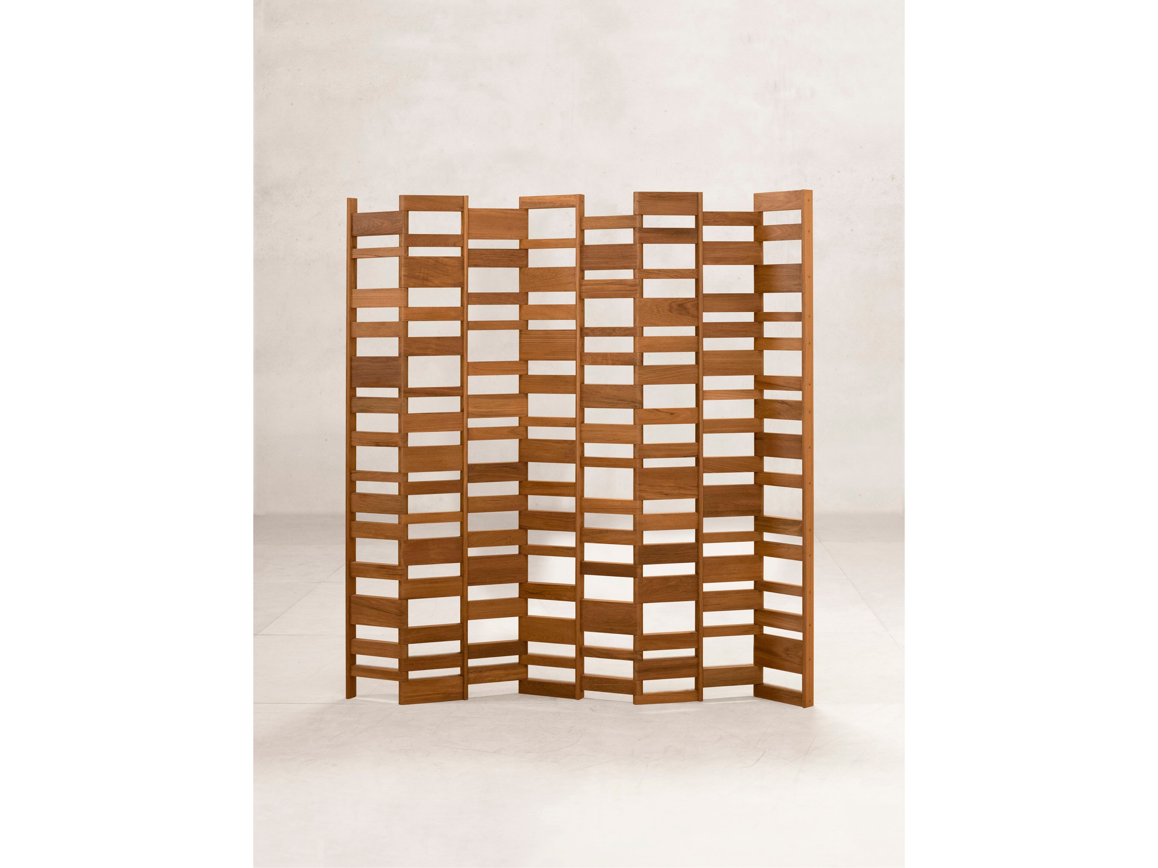 Разделитель комнаты из тикового дерева Phantom Hands X + L ARCH-00139797 - Вид №1