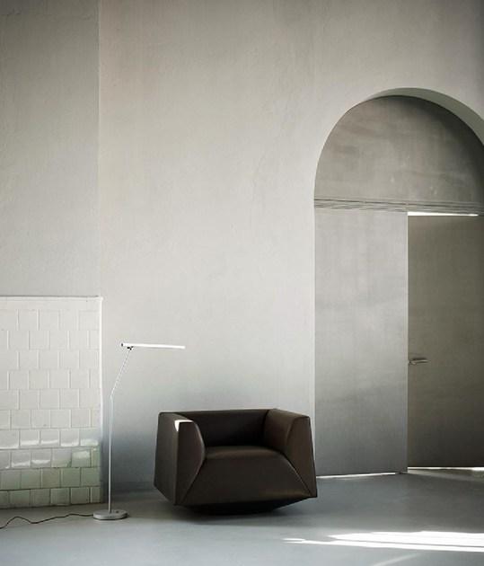 Tacchini Кресло с обивкой из ткани с подлокотниками Crystal sun-id-1510408 - Вид №1