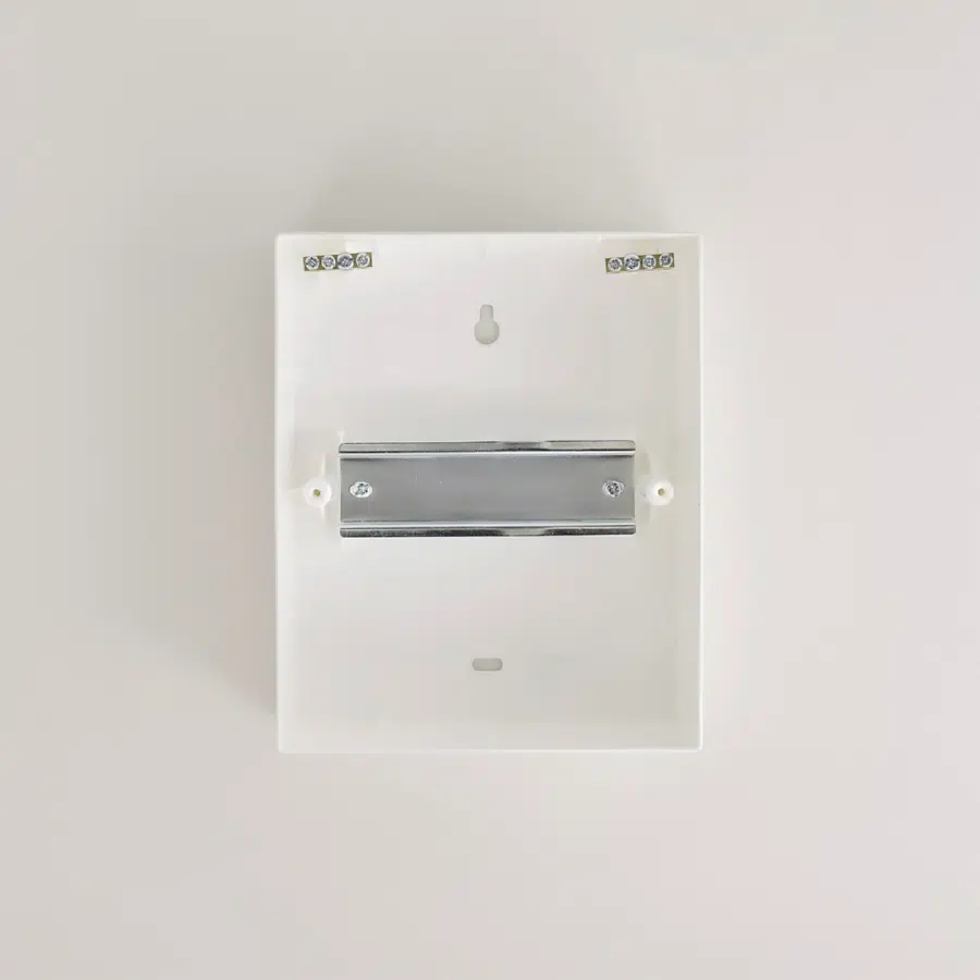 LUXRAY Бокс с прозрачной крышкой ЩРН-П-6 для наружной установки 6-и модульных устройств LEZARD 731-2000-006 - Вид №3