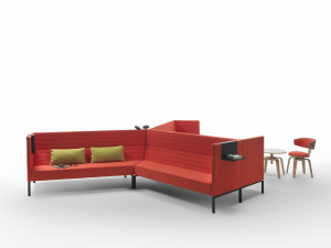 Диван с высокой спинкой