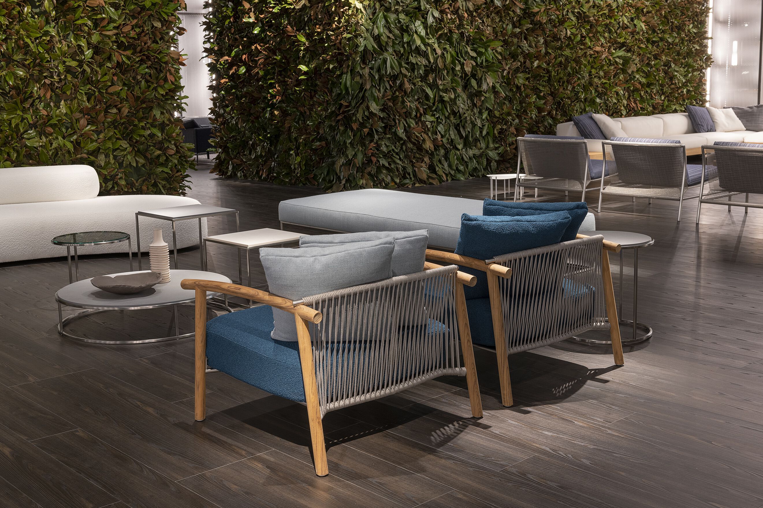 Тканевое садовое кресло с подлокотниками Living Divani Касуми ARCH-00047709 - Вид №1