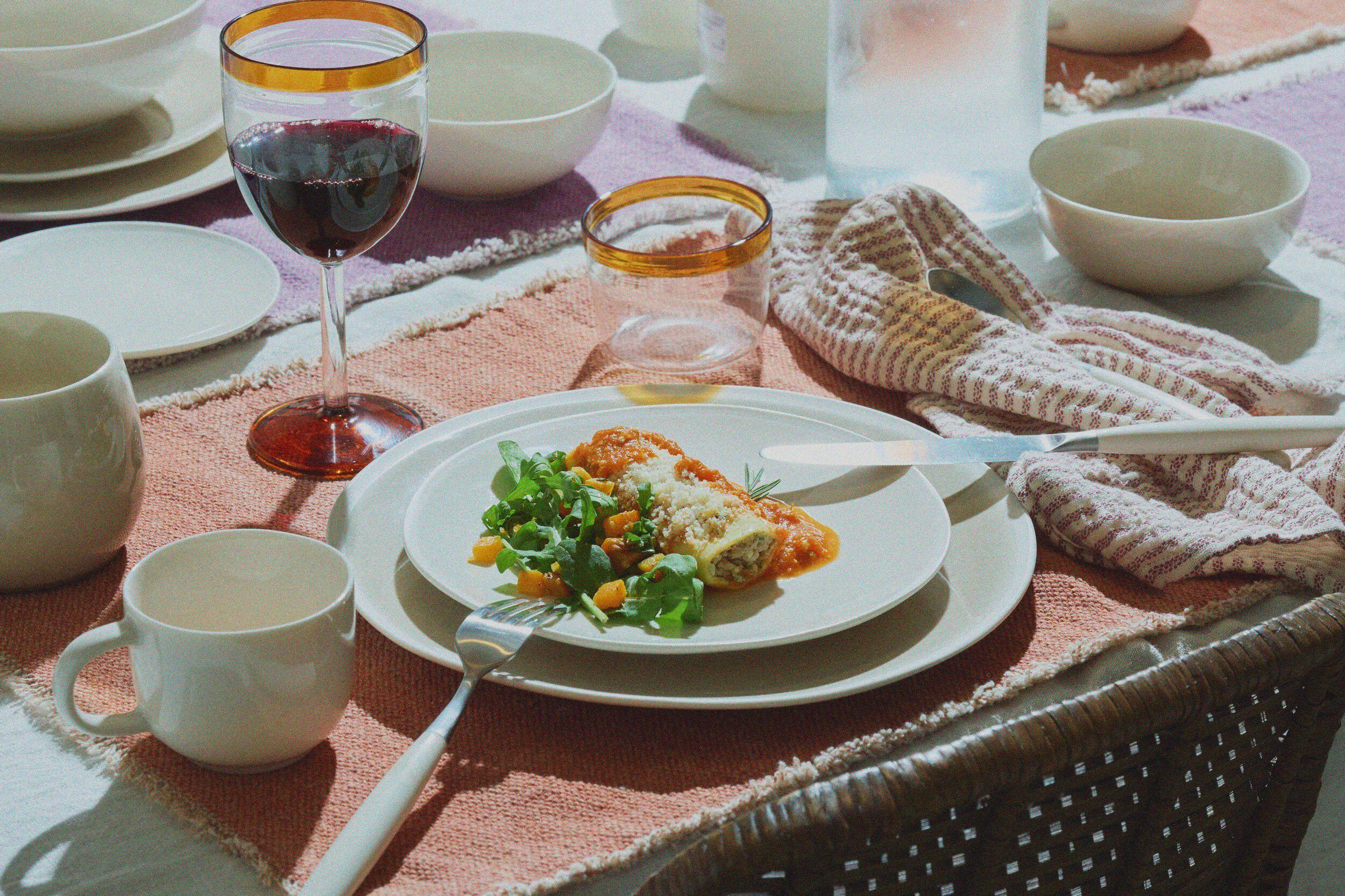 Фарфоровая круглая десертная тарелка POMAX печенье ARCH-00086238 - Вид №1