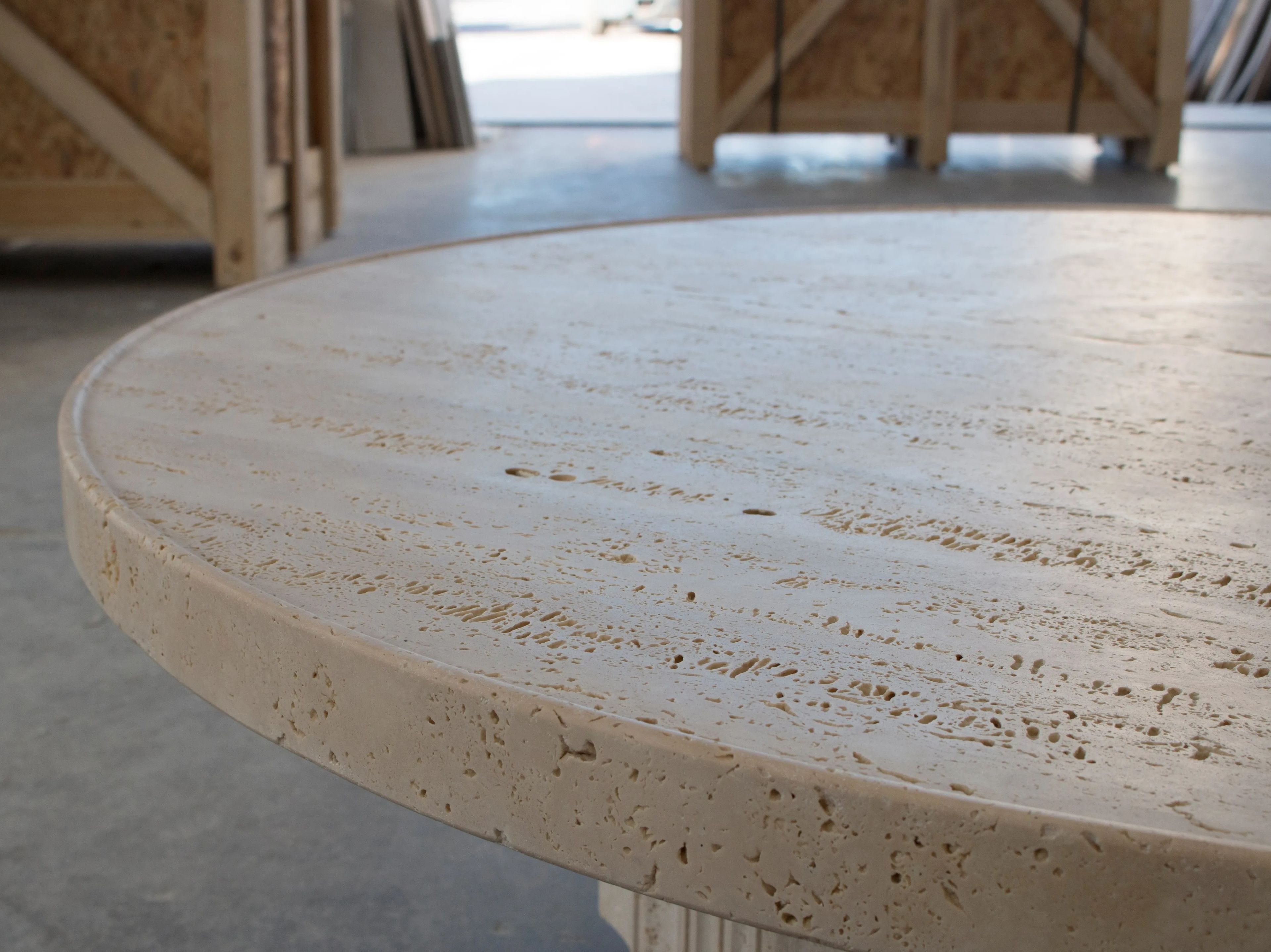 Травертин круглый низкий журнальный столик Davani Purity ARCH-00088427 - Вид №13