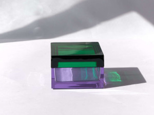 Контейнер из дутого стекла