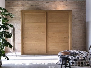 Devina Nais Шкаф из массива дерева с раздвижными дверьми Quadra